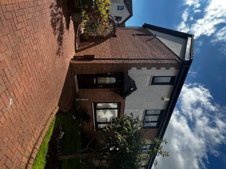 Flures Avenue, Erskine, Renfrewshire, PA8 7DE