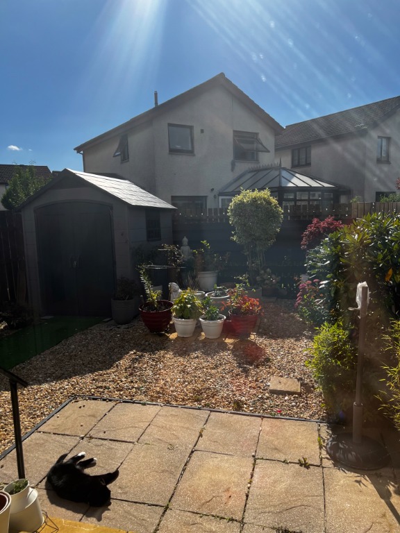 Flures Avenue, Erskine, Renfrewshire, PA8 7DE