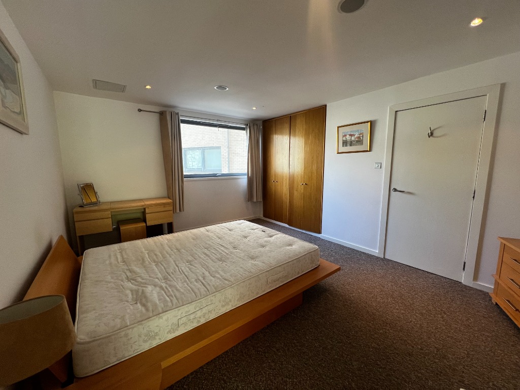 Cowcaddens Road, Cowcaddens, Glasgow, G4 0HW