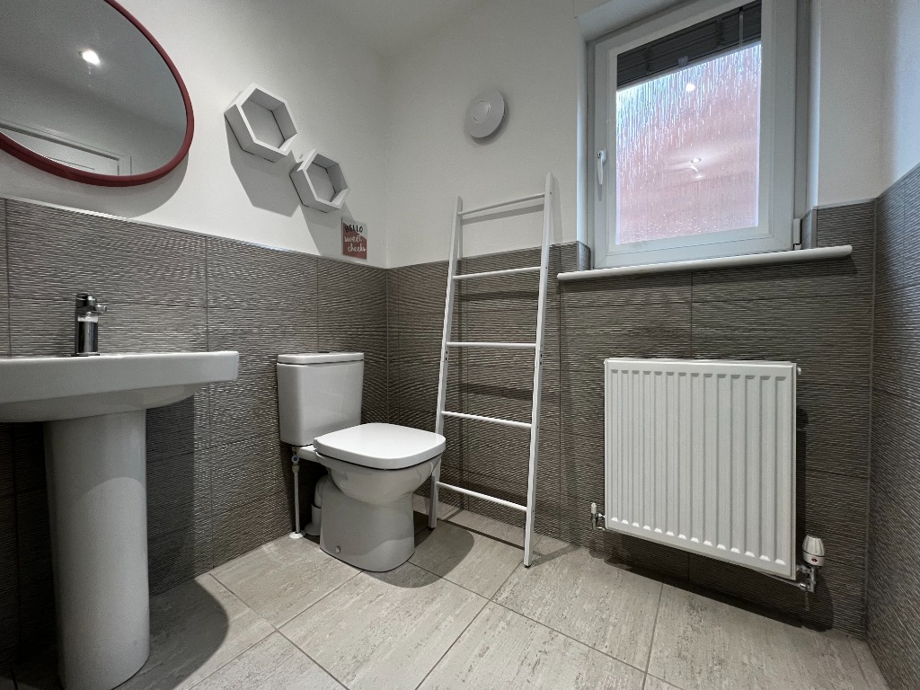 Minton Avenue, Paisley, Renfrewshire, PA2 7FN