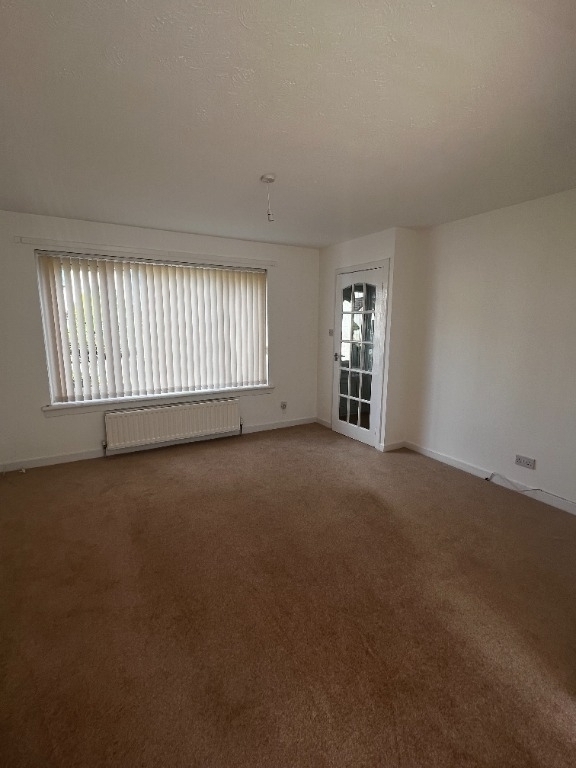 Flures Avenue, Erskine, Renfrewshire, PA8 7DE