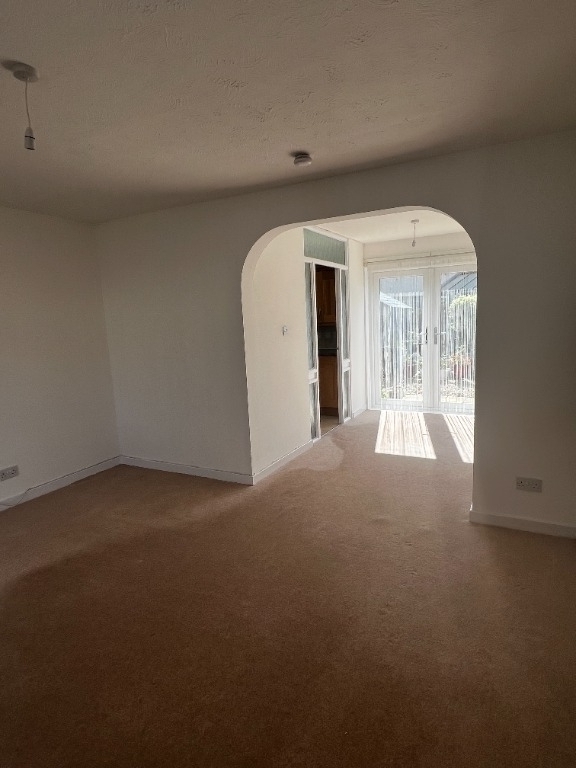 Flures Avenue, Erskine, Renfrewshire, PA8 7DE