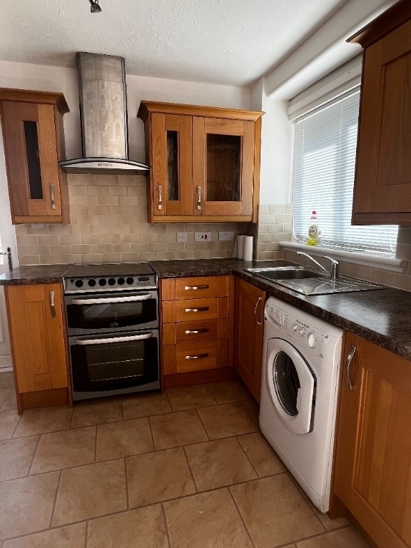 Flures Avenue, Erskine, Renfrewshire, PA8 7DE