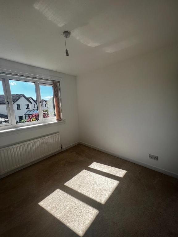 Flures Avenue, Erskine, Renfrewshire, PA8 7DE