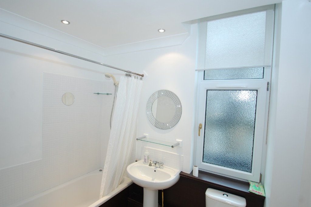Glasgow Road, Paisley, Renfrewshire, PA1 3PN