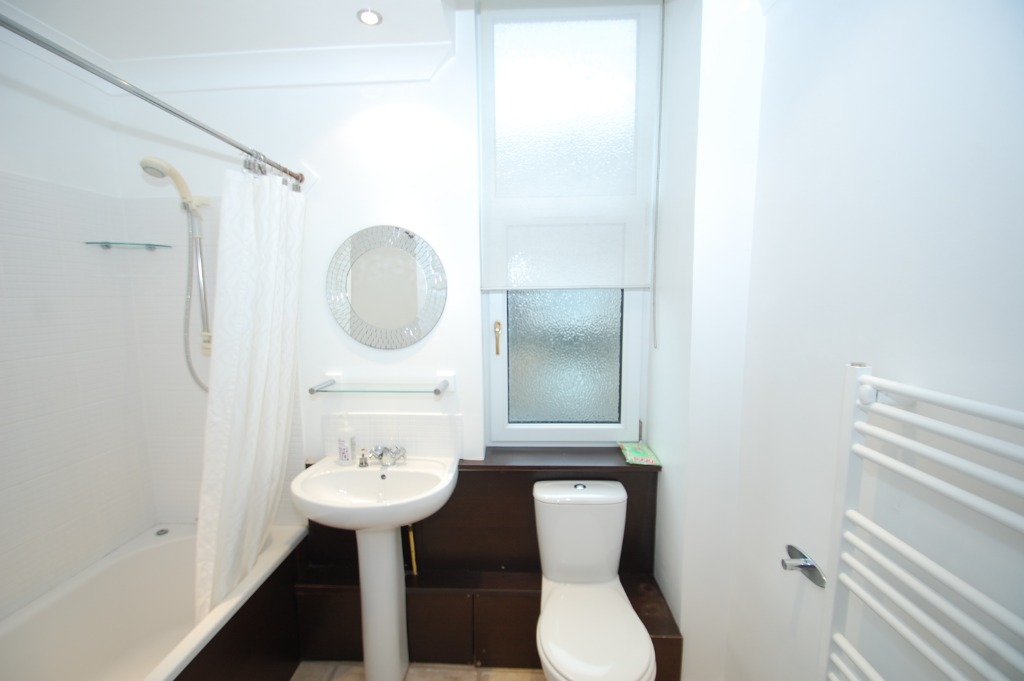 Glasgow Road, Paisley, Renfrewshire, PA1 3PN