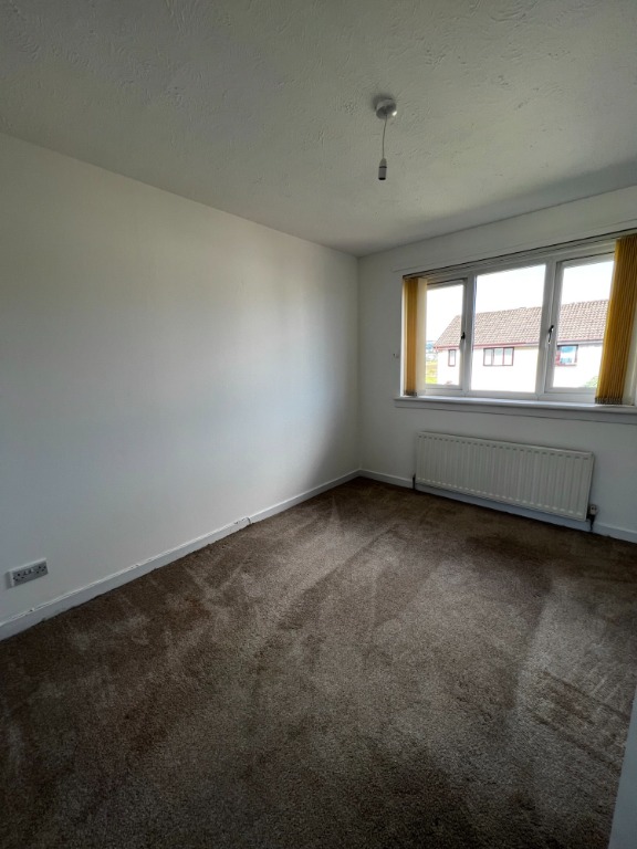 Flures Avenue, Erskine, Renfrewshire, PA8 7DE