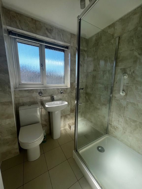 Flures Avenue, Erskine, Renfrewshire, PA8 7DE