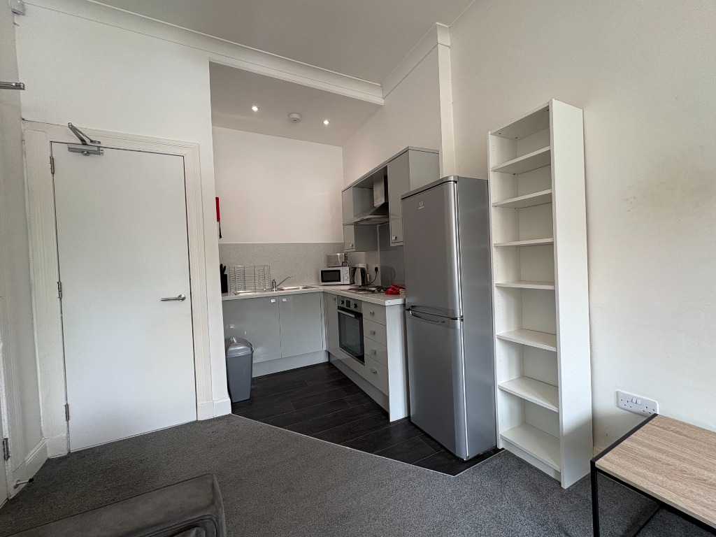 Thornwood Avenue, Thornwood, Glasgow, G11 7QY