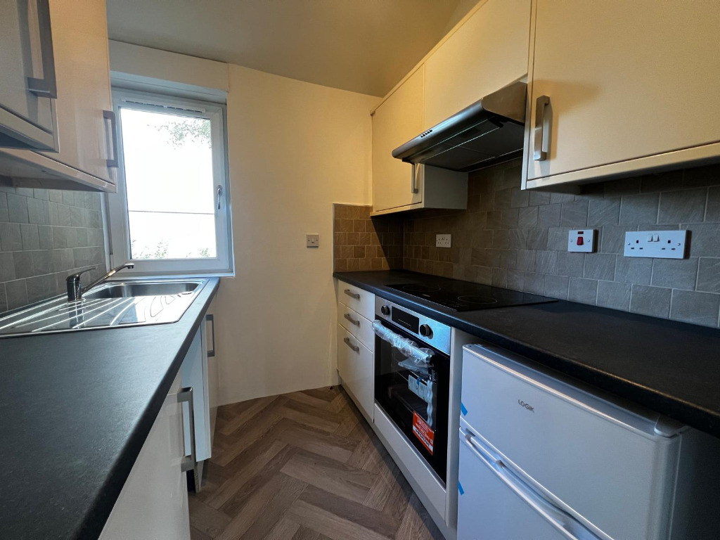 Dundee Drive, Cardonald, Glasgow, G52 3HN
