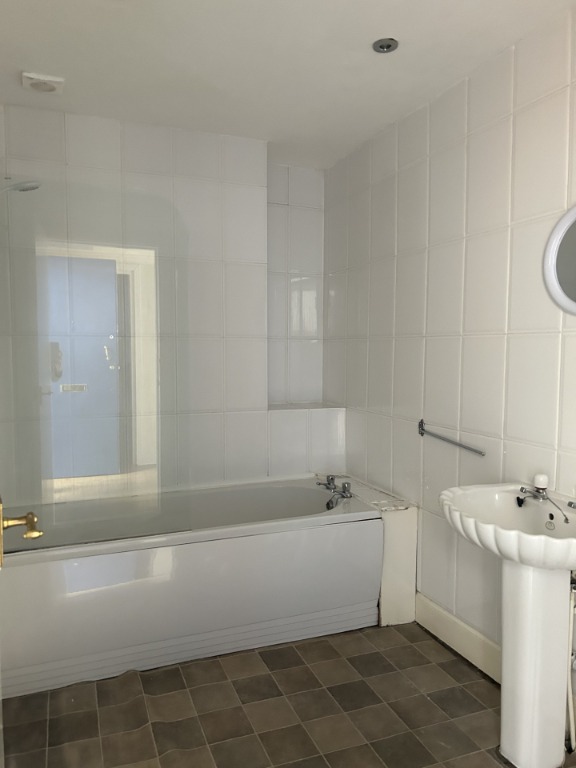 Crossflat Crescent, Paisley, Renfrewshire, PA1 1NS